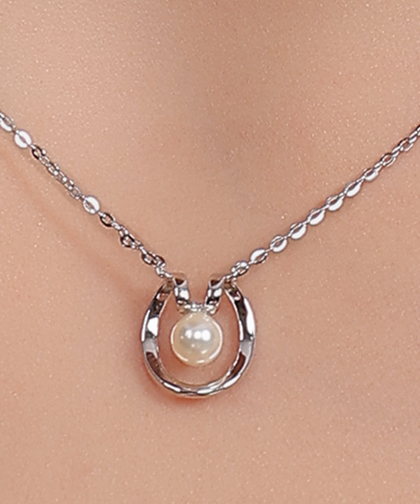 Aura Pearl Charm