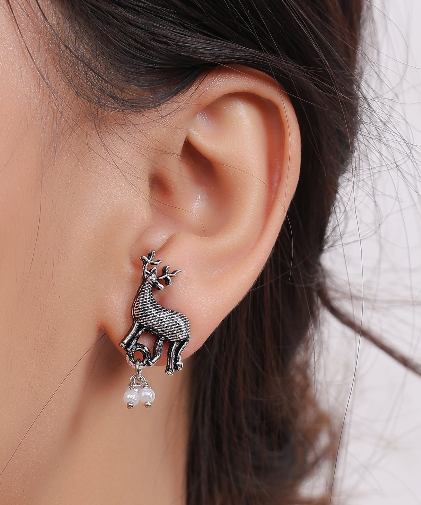 Regal Reindeer Choker