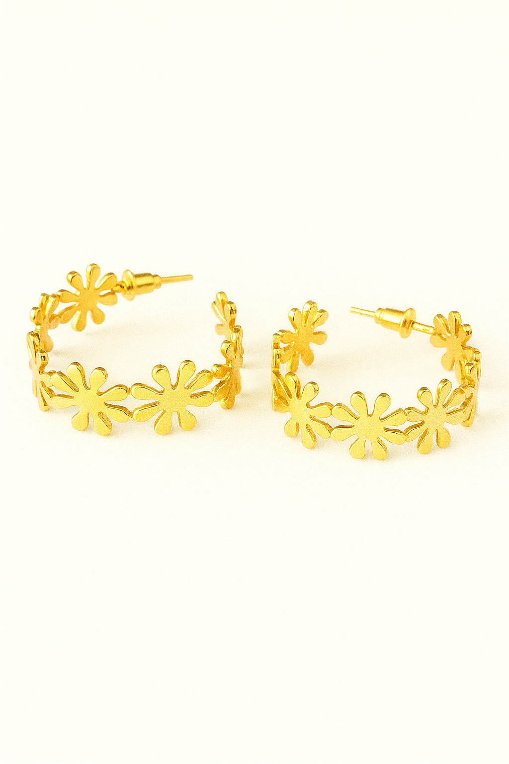 Aurelia Sleek Loop Hoops