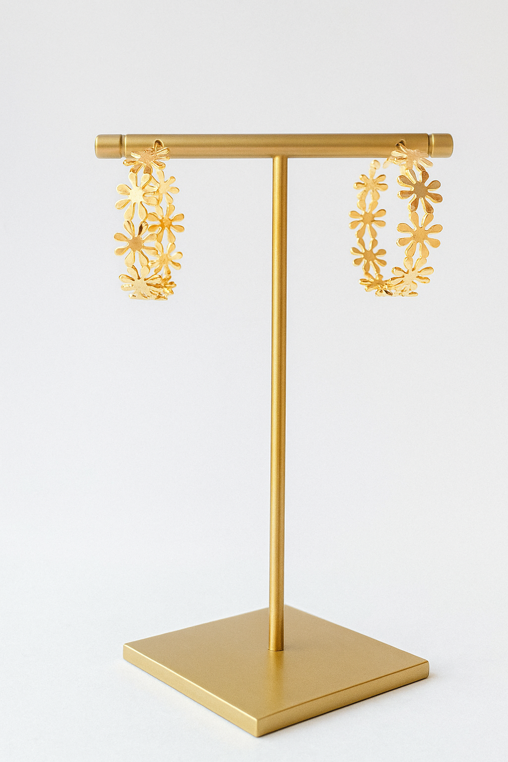 Aurelia Sleek Loop Hoops