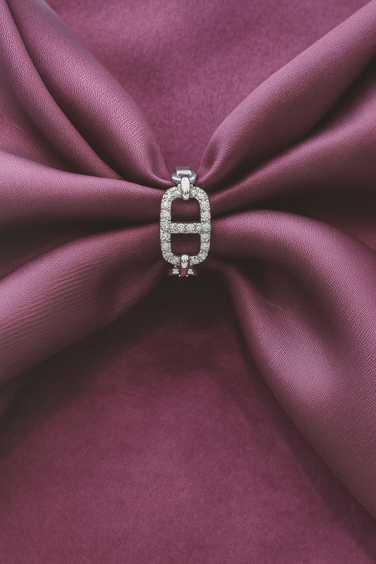 Elegance Loop Diamond Ring