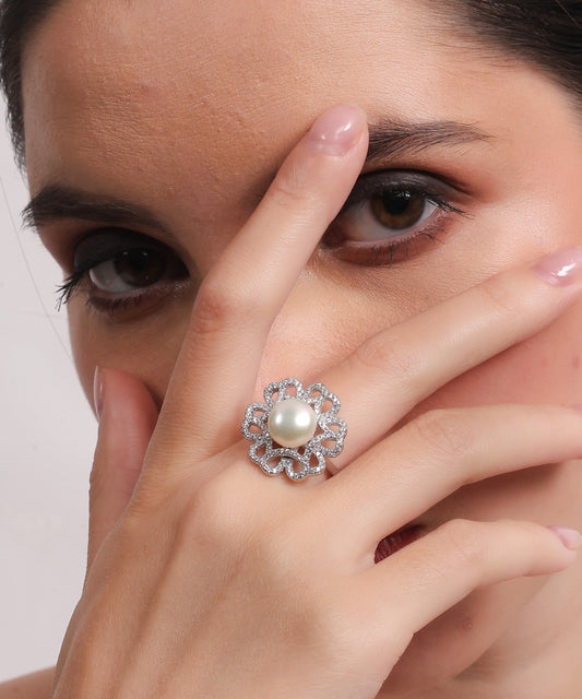 Floral Grace Pearl Ring