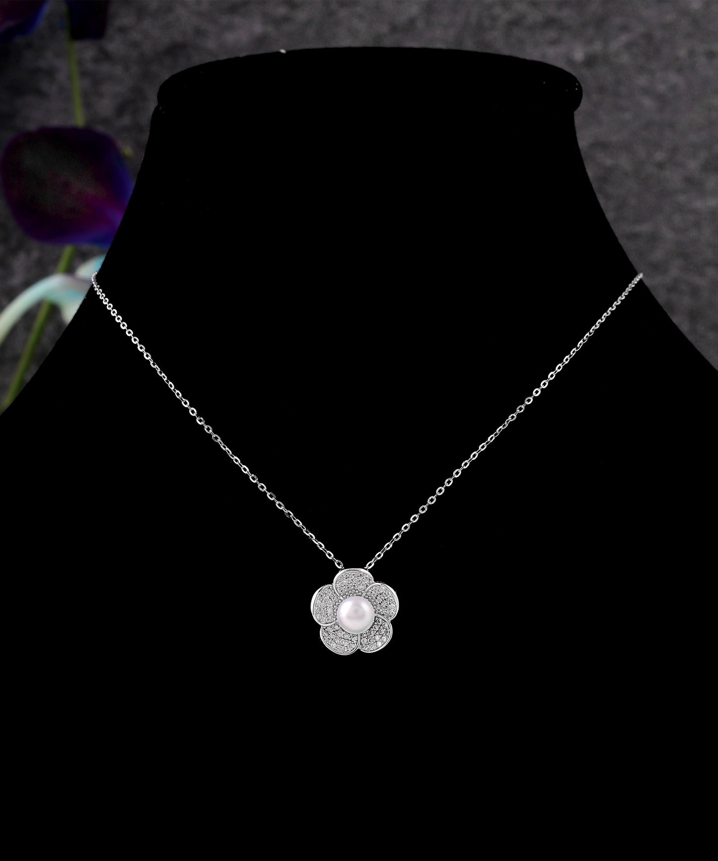 Daisy Pearl Delight Pendant