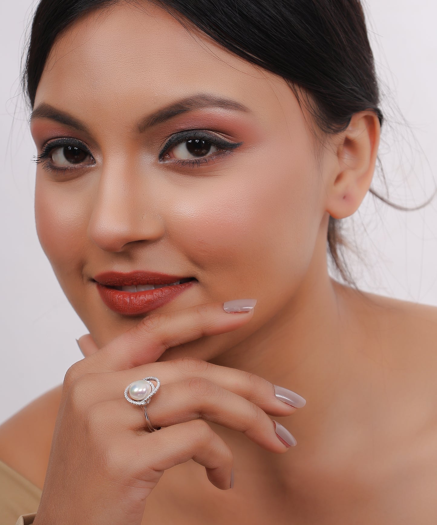 Luxe Pearl Spiral Ring