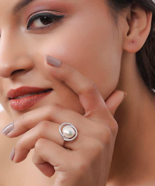 Luxe Pearl Spiral Ring