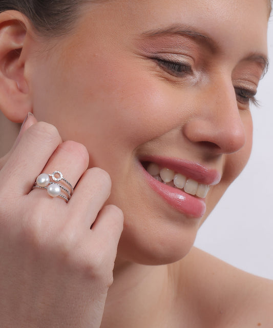 Twinkling Pearl Trio Ring