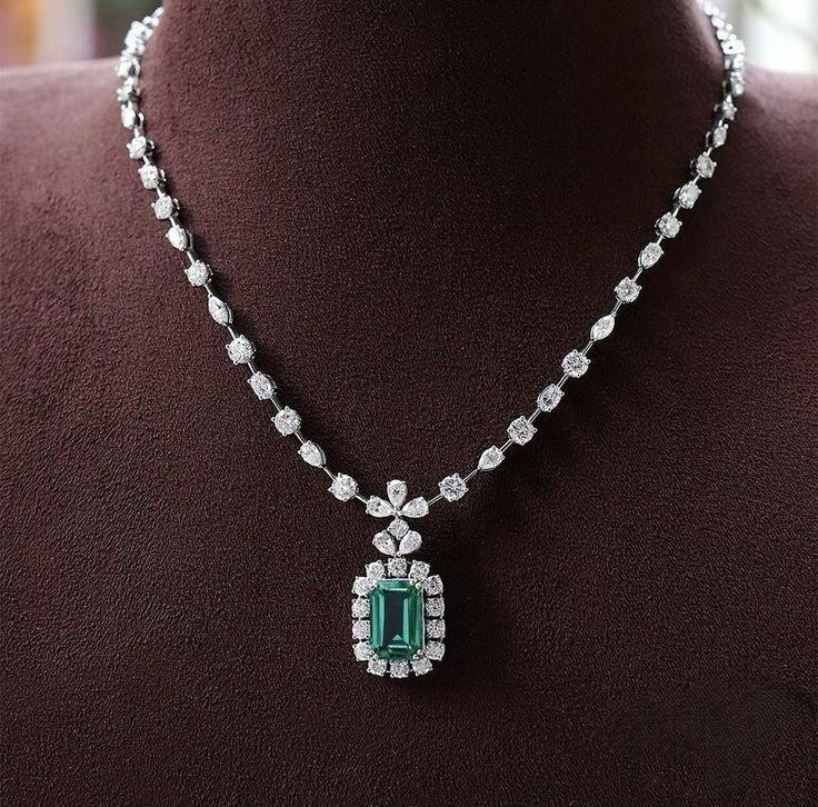Emerald Radiance Diamond Necklace