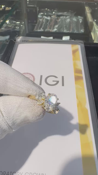 Celeste Oval Bloom Diamond Ring