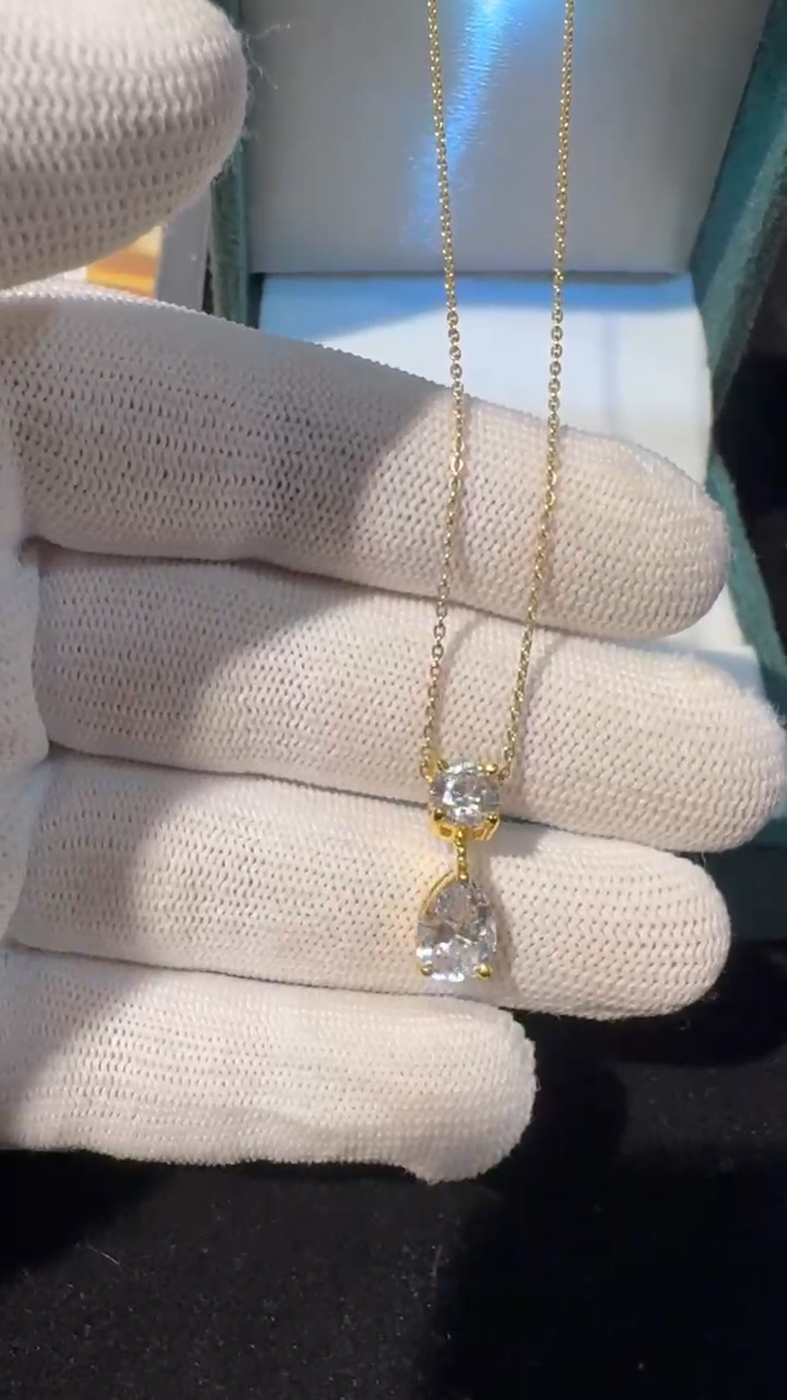 DROP DIAMOND PENDANT